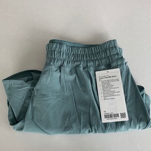 New Lululemon Size 14 Shorts